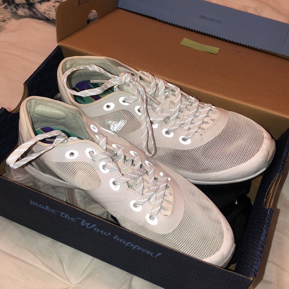 VARSITY ASCEND SHOES